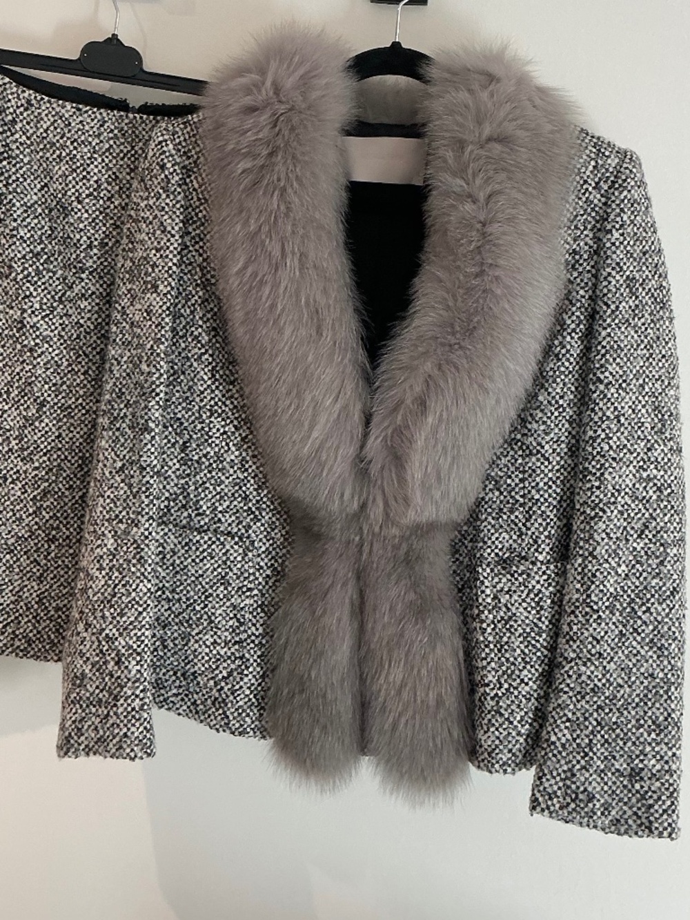 Georges Rech Paris Tweed Skirt Suit Set Grey Fox Fur Trim Vintage Sz 38